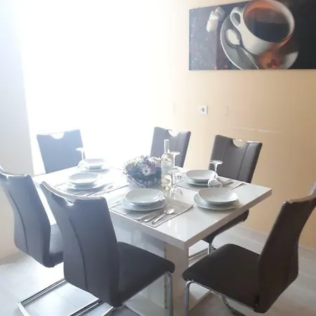 Apartman Mina *