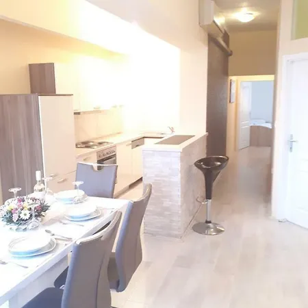Apartment Apartman Mina