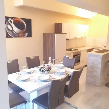 Apartment Apartman Mina *