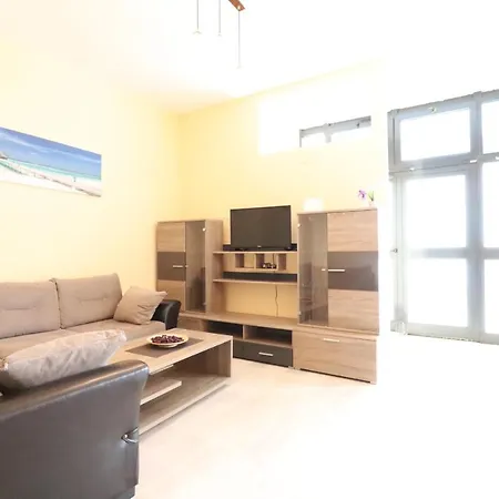 Apartment Apartman Mina Pula