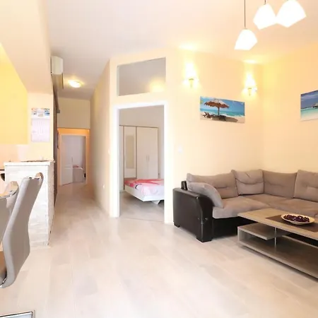 Apartman Mina Apartment *