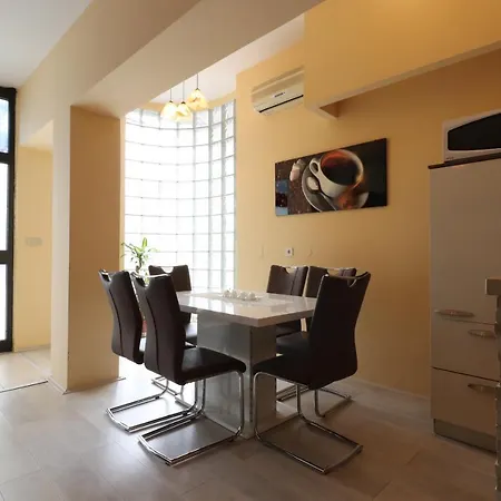 Apartment Apartman Mina Pula