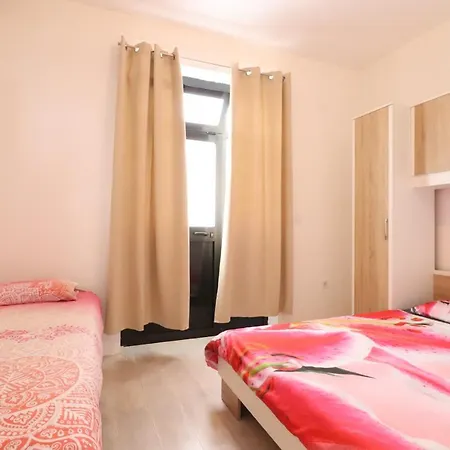 Apartment Apartman Mina